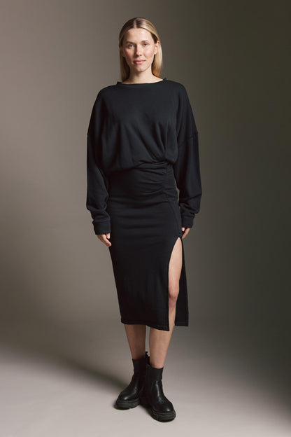 Softes Kleid Mit Raffung An Der Taille Und Seitenschlitz