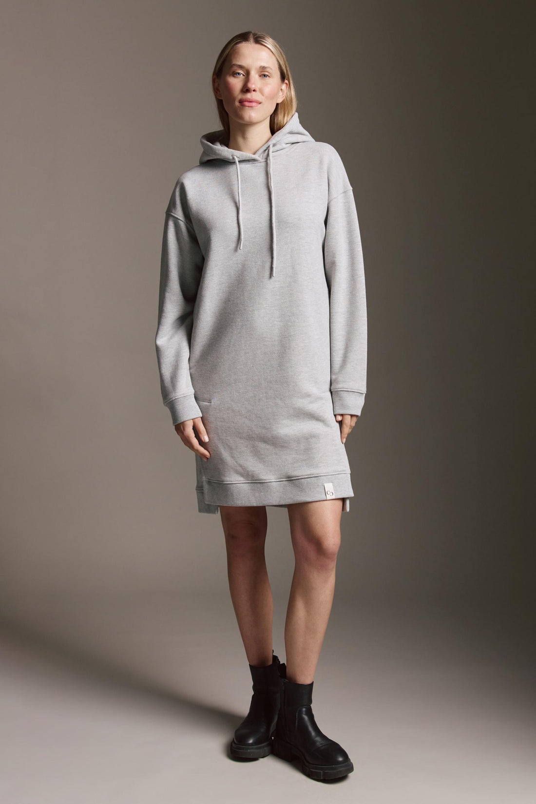 Heavy Weight Sweatkleid Mit Rundhals Und Offenen Seitennähten