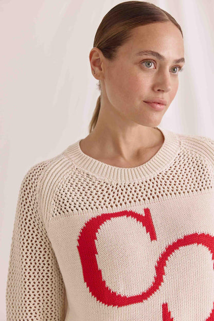 Offen Gestrickter 1/1 Arm Pullover Mit Rundhals Und Logo Auf Der Brust