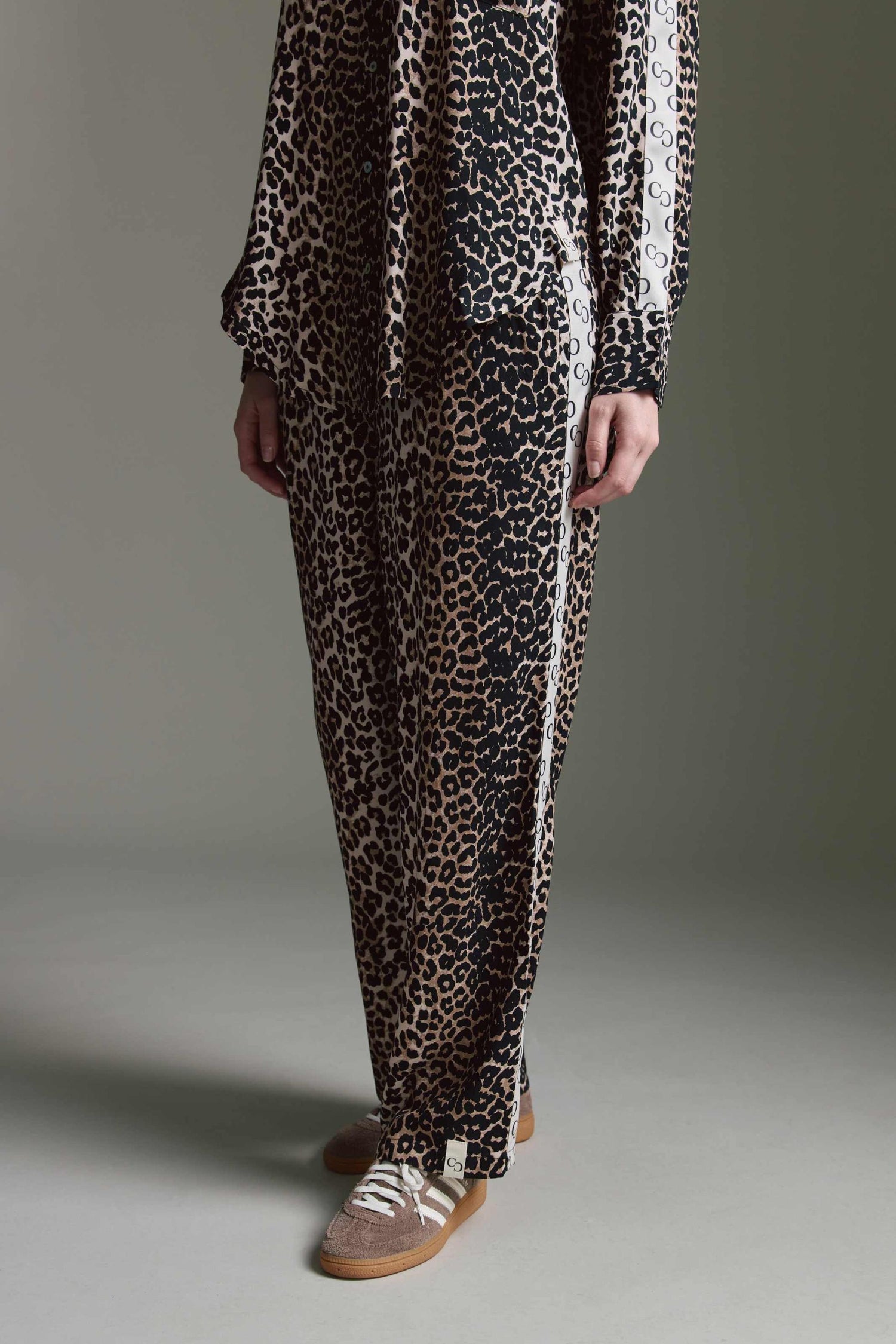 Webhose Mit Geradem Bein, Logo Tape Und Leo Aop