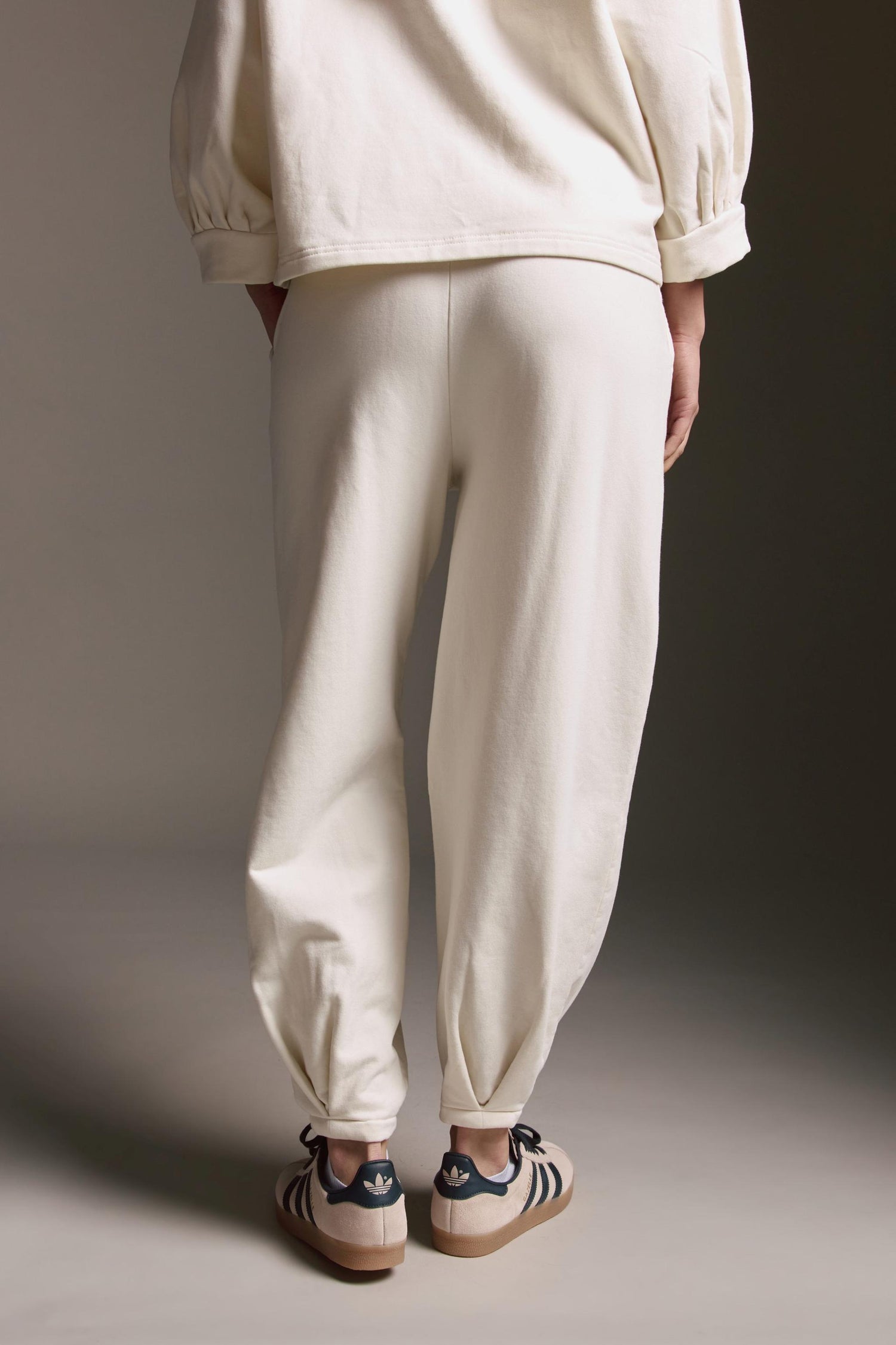 Gewaschene Sweatpants Mit Besonderem Beinsaum