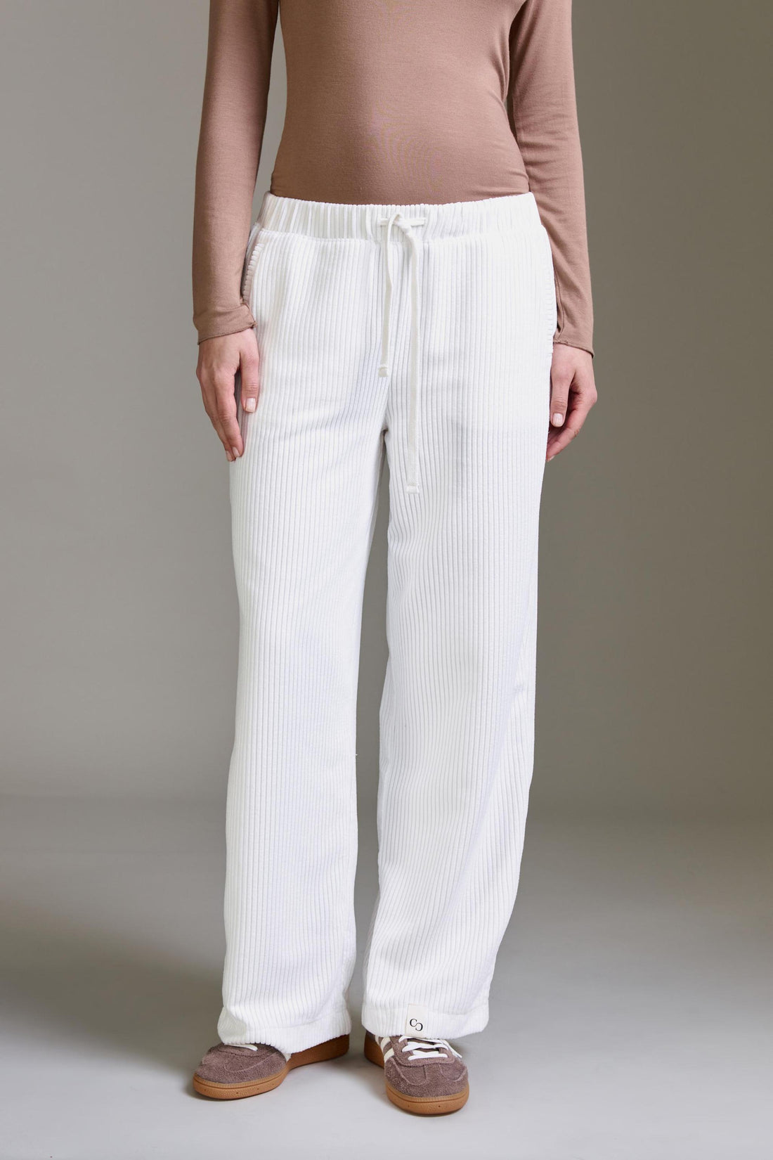 Cordhose Mit Tunnelzug Und Geradem Bein