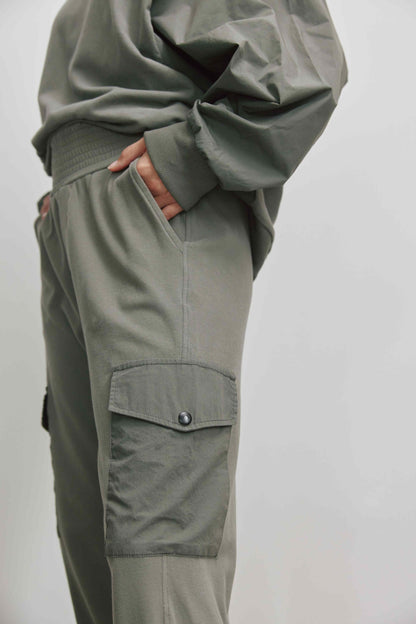 Softe Material-Mix Hose Mit Seitentaschen Aus Webstoff Und Einem Elastischen Bund