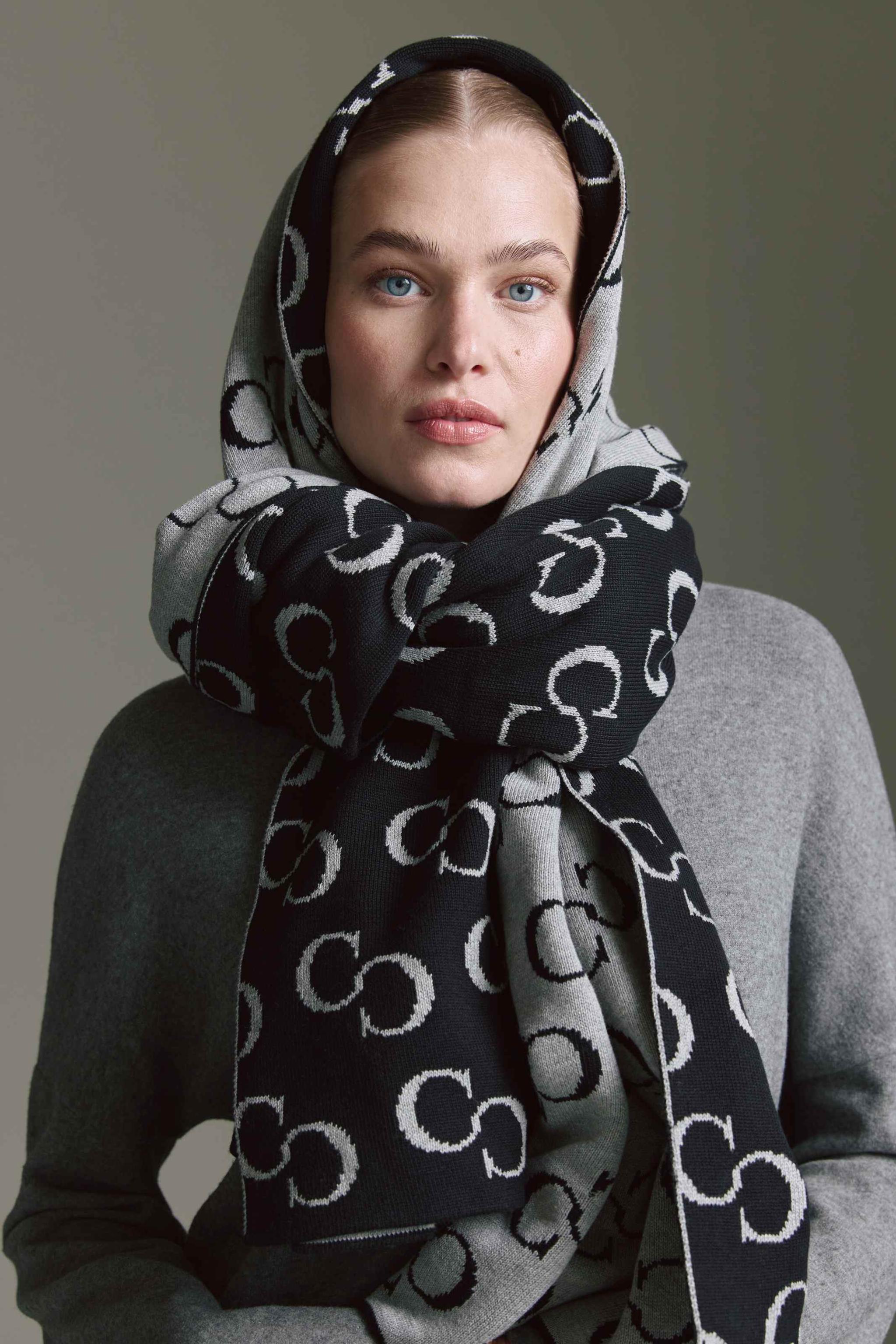 Intarsia Schal Mit Logo Aop