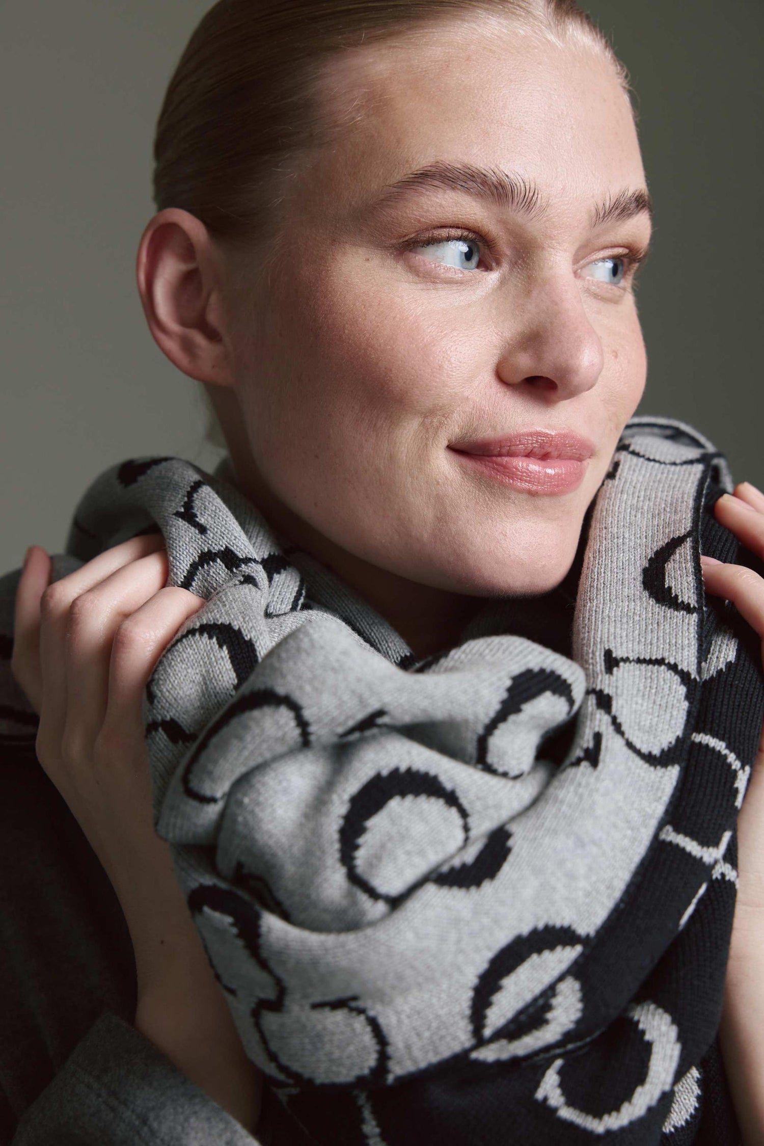 Intarsia Schal Mit Logo Aop