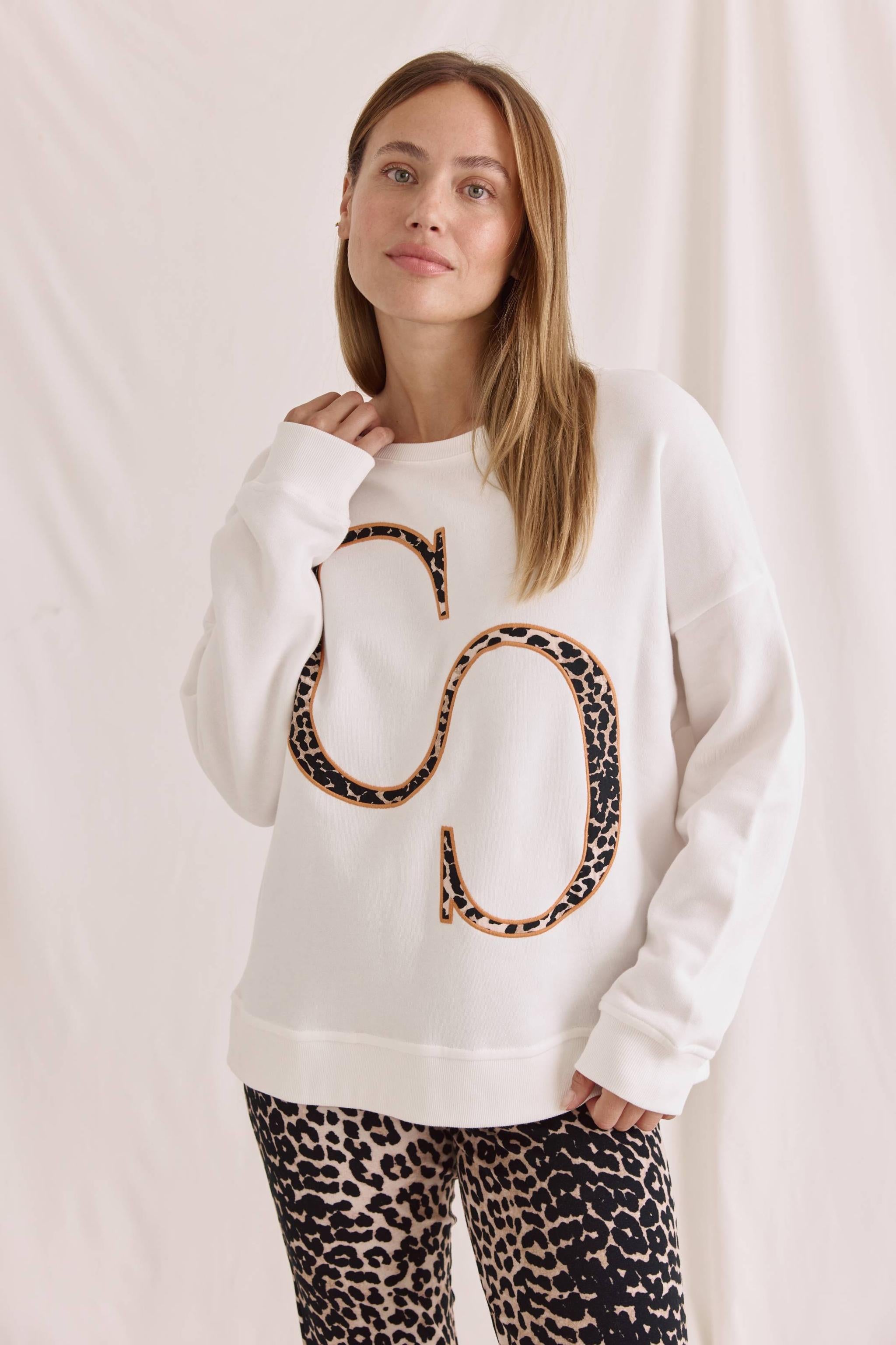 Softes Oversized Sweatshirt Mit Rundhals Und Logo Web-Applikation