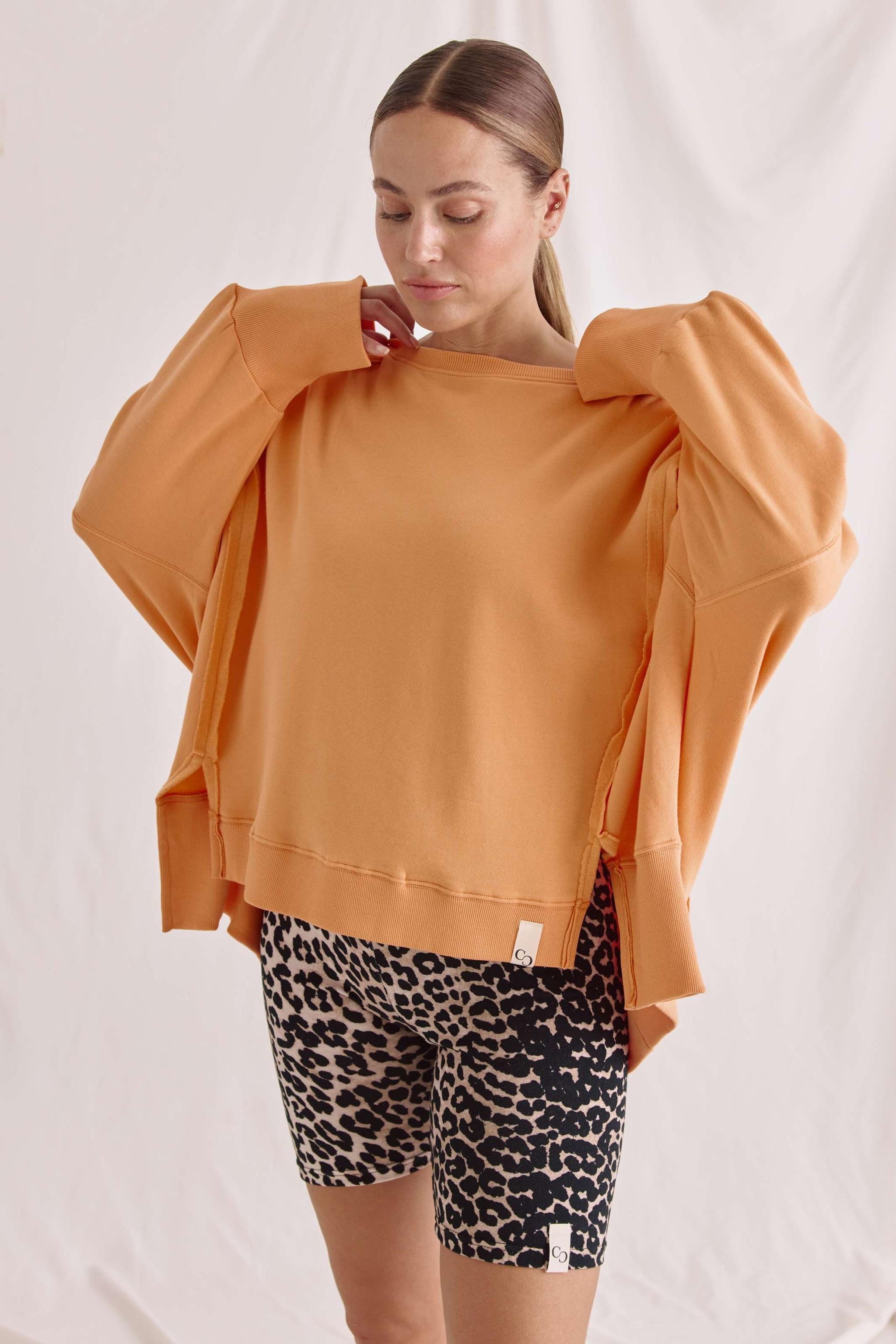 Softes Oversized Sweatshirt Mit Weitem Rundhals Und Inside-Out Elementen