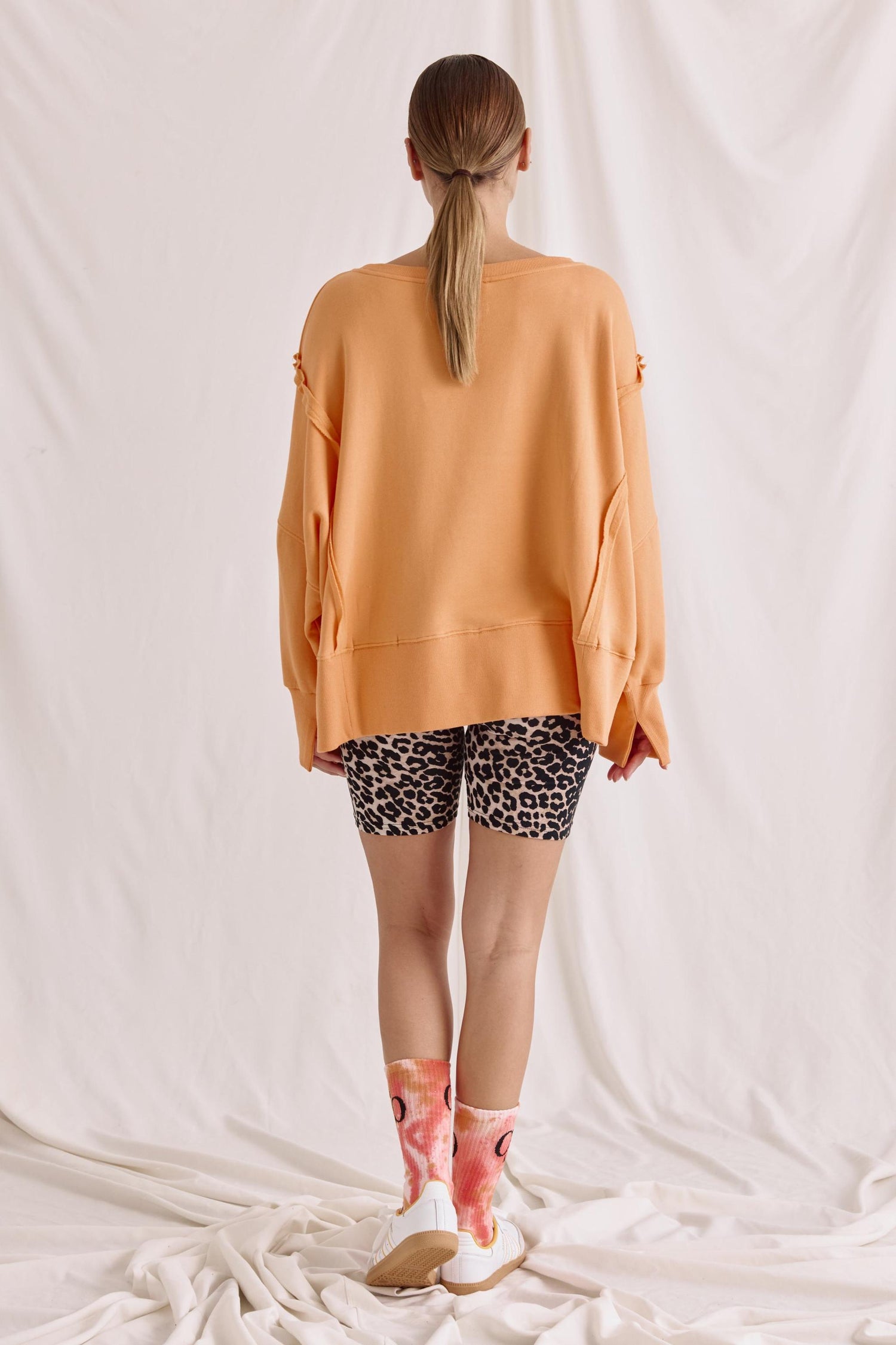 Softes Oversized Sweatshirt Mit Weitem Rundhals Und Inside-Out Elementen