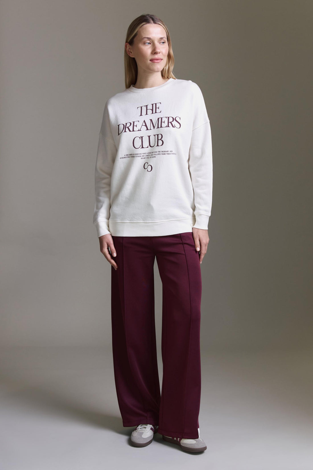 Softes Oversized Sweatshirt Mit Rundhals Und The Dreamers Club Druck