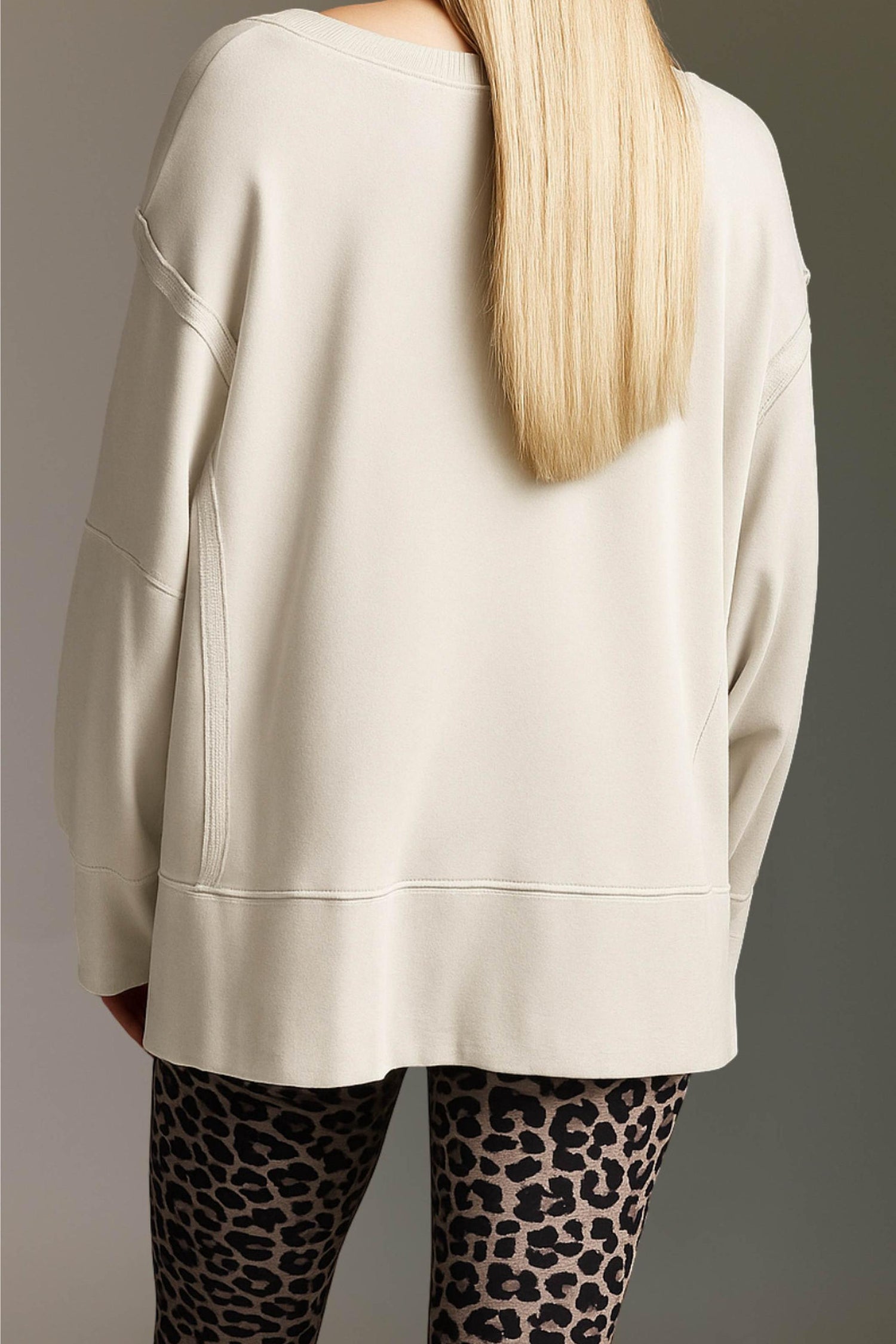 Softes Sweatshirt Mit Weitem O-Hals Und Inside-Out Elementen
