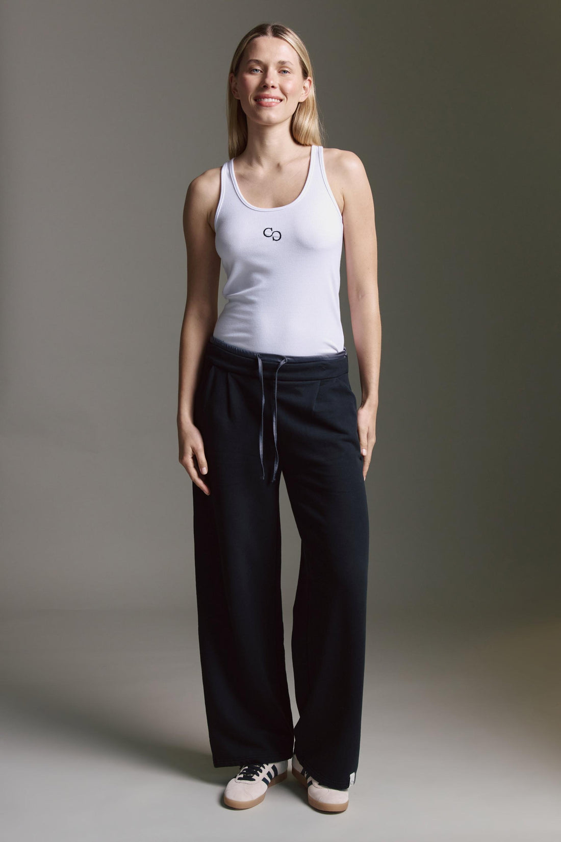 Geripptes Basic Top Mit Logostick