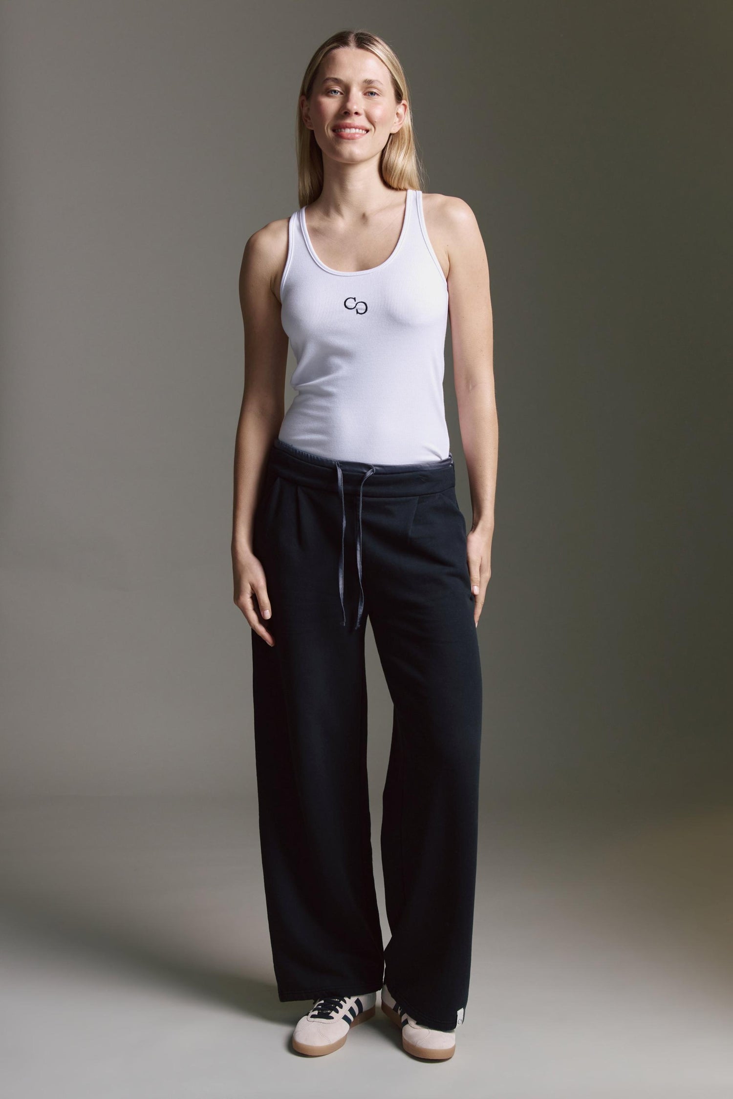 Geripptes Basic Top Mit Logostick