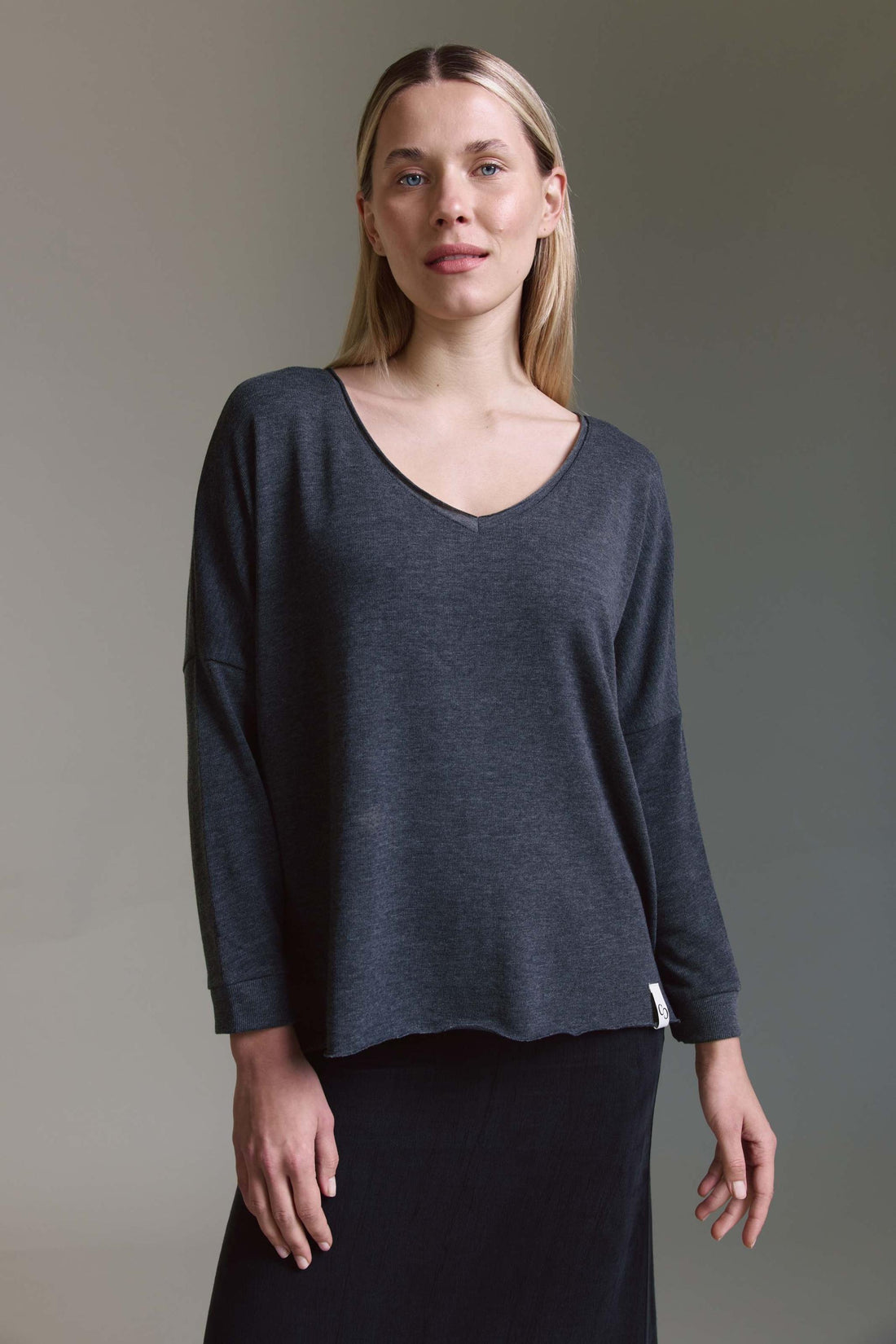 Strickoptik Langarmshirt Mit Weitem V-Hals Und Saumversatz