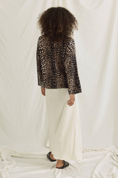 Softes Langarmshirt Mit Kimono-Ärmeln, Rundhals Und Leo Aop