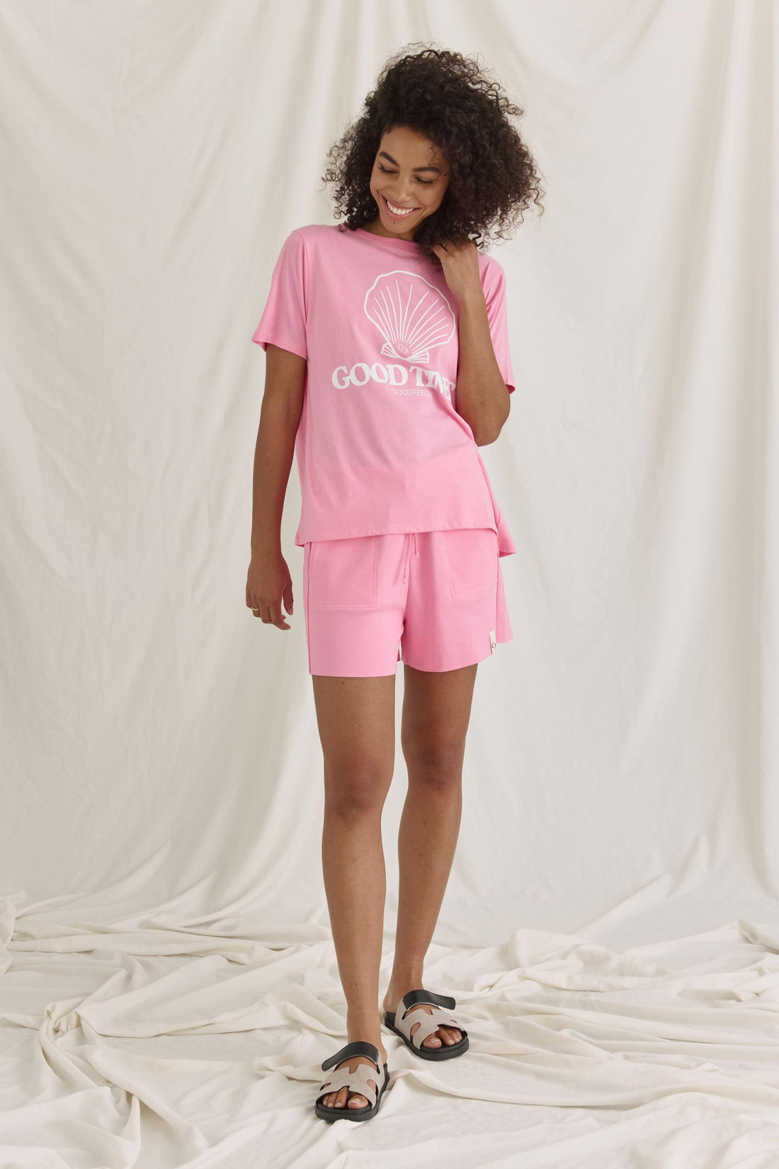 Weiches T-Shirt Mit Good Times Druck, Rückenwrap Und Rundhals