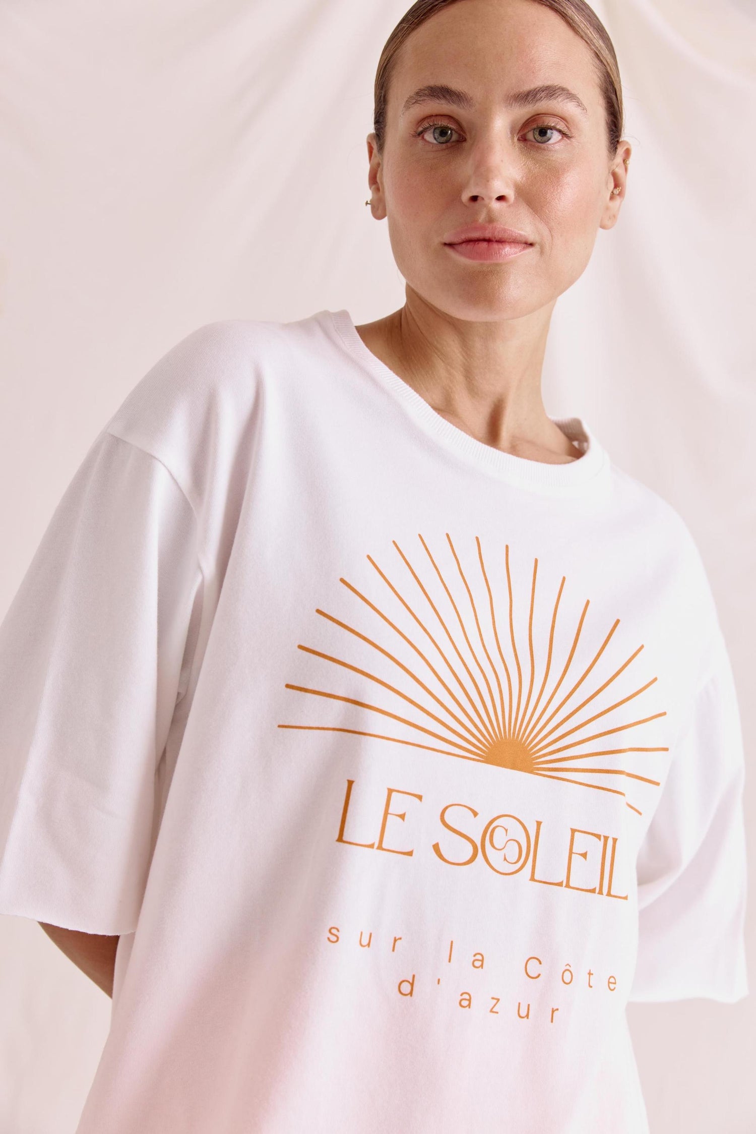 Softes Oversized T-Shirt Mit Rundhals Und Le Soleil Druck