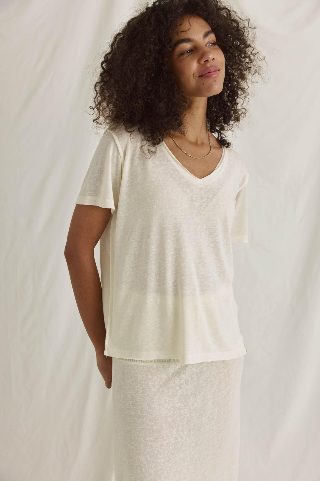T-Shirt Mit V Hals Und Offenen Kanten