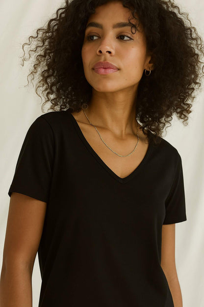 T-Shirt Mit V Hals Und Offenen Kanten