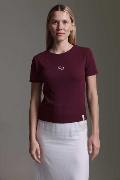 Geripptes Basic T-Shirt Mit Rundhals Und Logostick