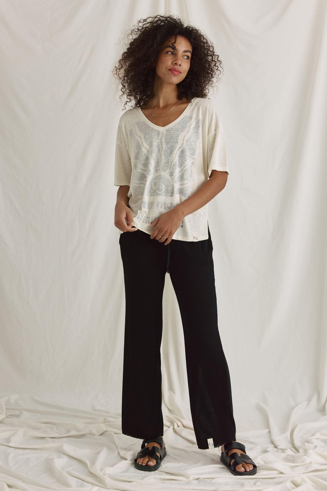 T-Shirt Mit V Hals Und Inside-Out Druck