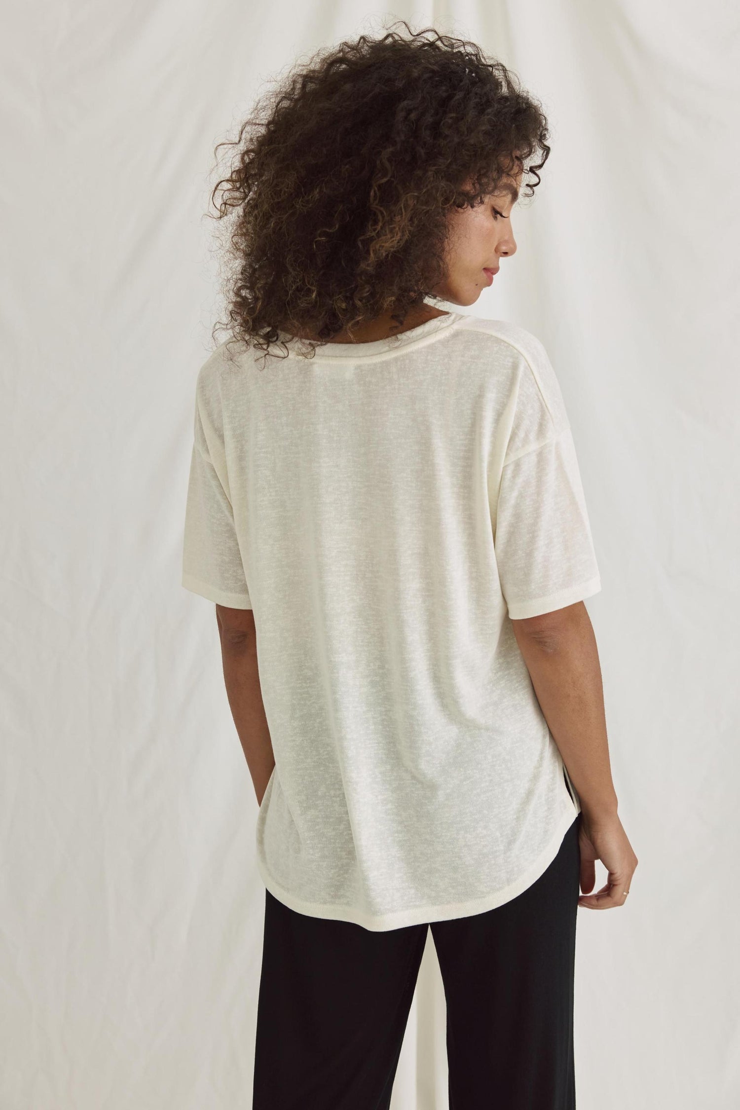 T-Shirt Mit V Hals Und Inside-Out Druck