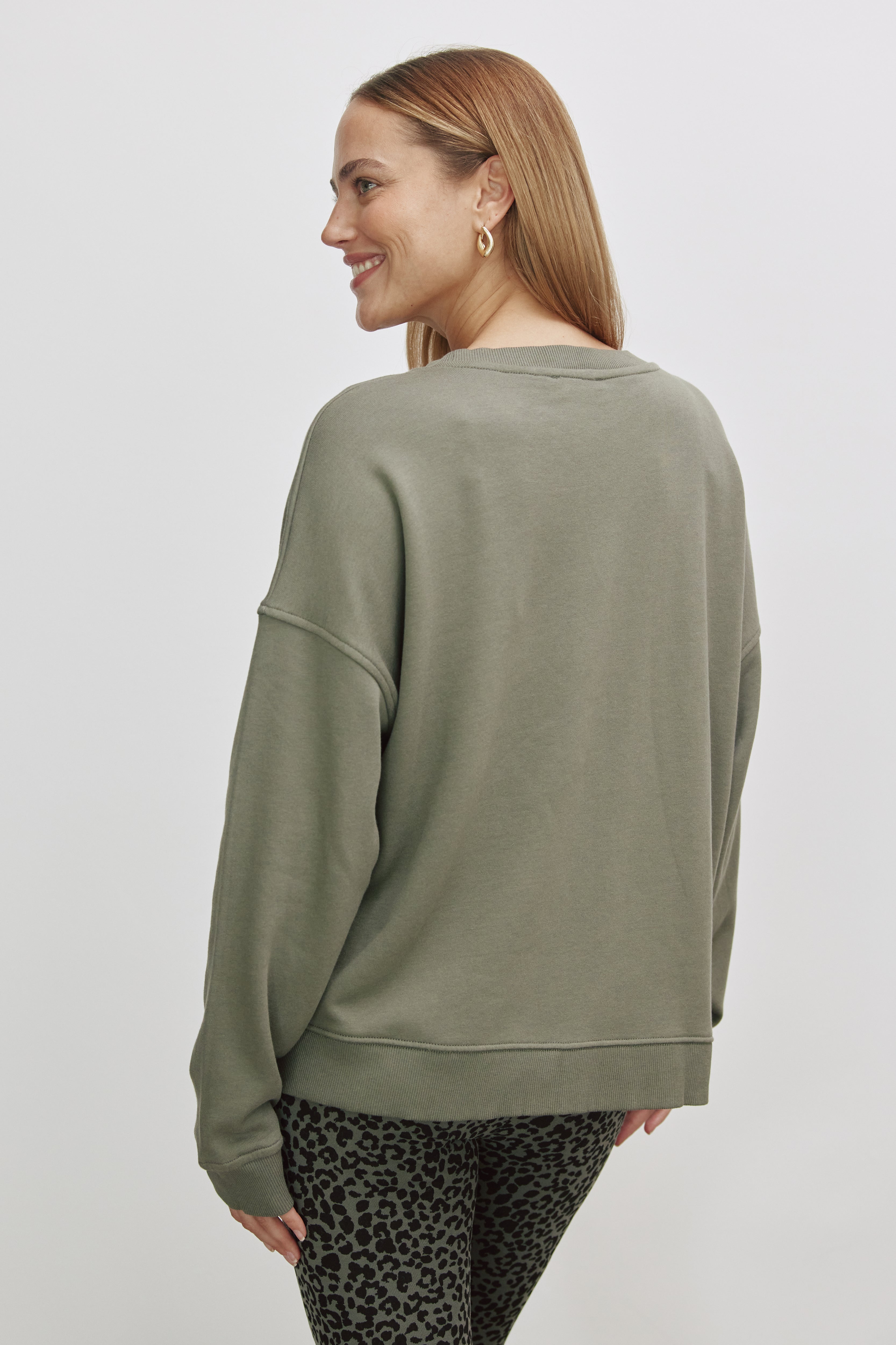 Softes Sweatshirt O-Hals Und Wild Druck