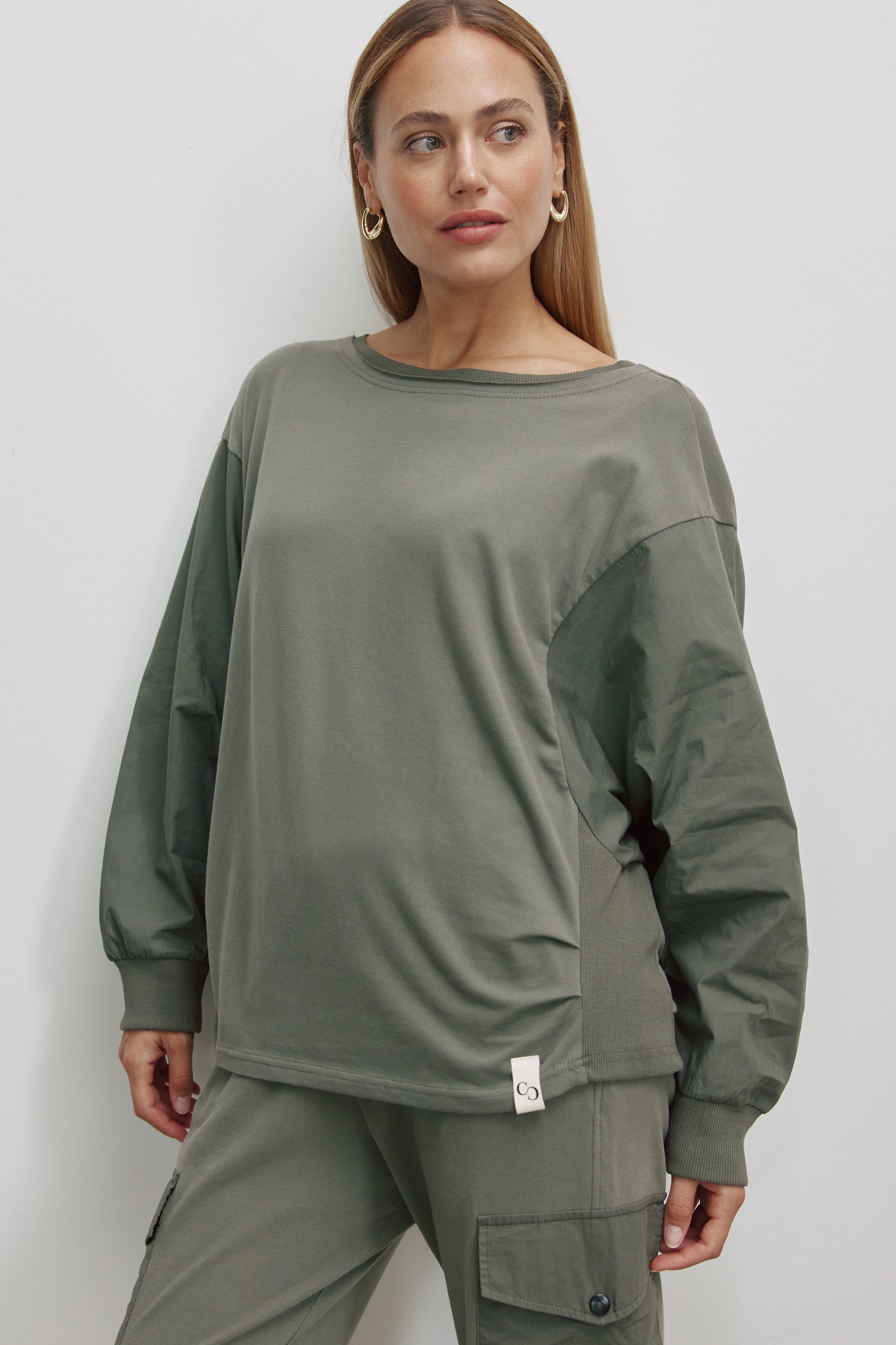 Softes Material-Mix Langarmshirt Mit O-Hals Und Ballonärmeln Aus Webstoff