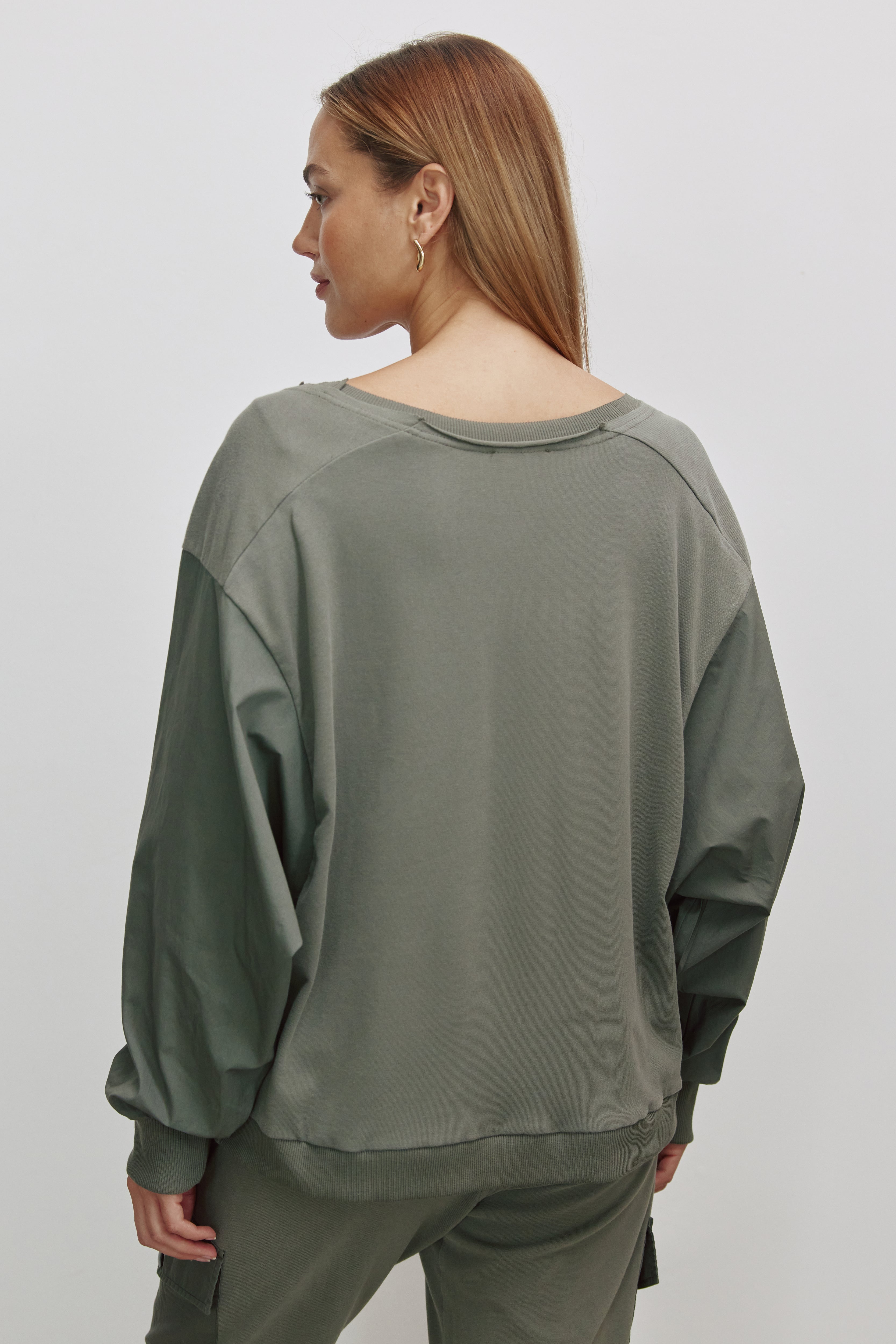 Softes Material-Mix Langarmshirt Mit O-Hals Und Ballonärmeln Aus Webstoff